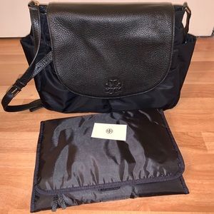 NWOT 🖤 Tory Burch Thea Nylon Messenger Diaper Bag